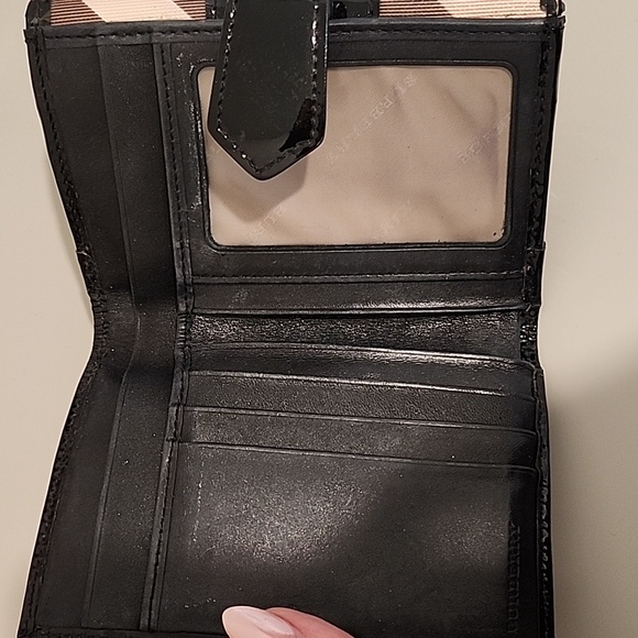 Authentic Nova Burberry wallet - Picture 2 of 7